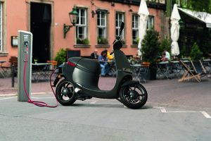 allegro-e-Scooter-Full-Size-2-300x200.jpg